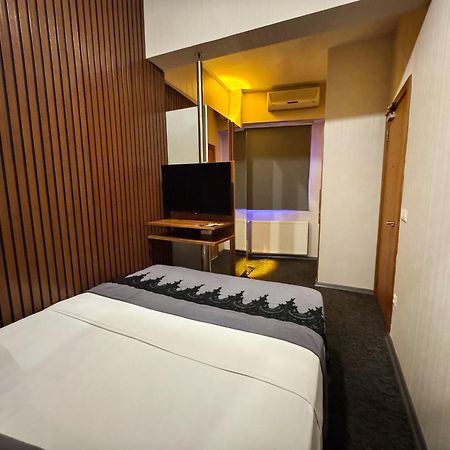 Black Art Otel Istanbul Exterior photo